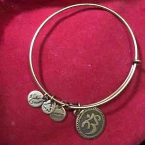 Charm bangle